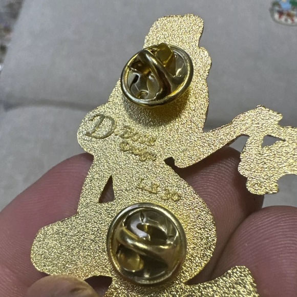 Disney Who Framed Roger Rabbit  Jessica Rabbit Swimsuit LE 30 fantasy pin - Picture 2 of 2